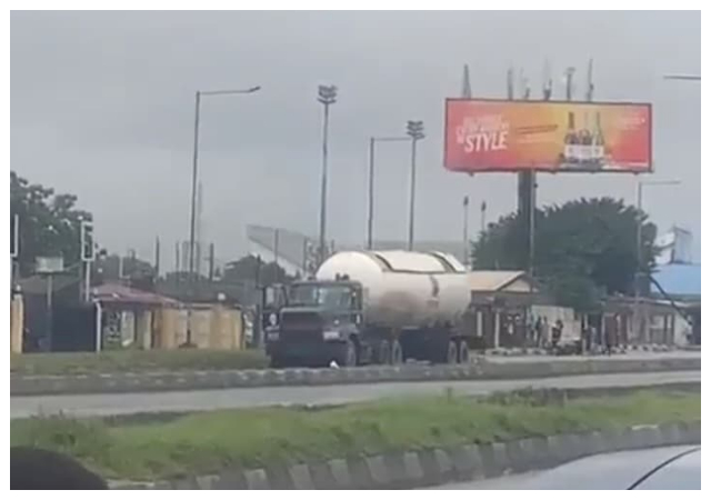 Fear grip Residents As Tanker Leaks Gas in Lagos