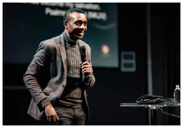 “I was not here naa" - Nathaniel Bassey reacts on a video when an MC prank audience using his name at an event