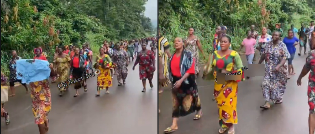 “Ashawo Must Go”- Enugu Women Stage Protest Against S3x Workers In Community